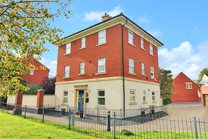6 Bedroom Detached House For Sale In Muirfield, Swindon, Wiltshire, SN25