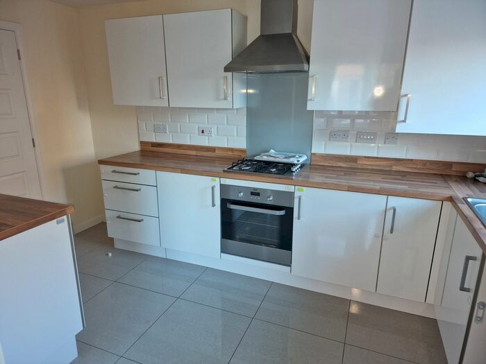 3 Bedroom Semi-Detached House To Rent In Newlands Lane, Emersons Green, Bristol, BS16