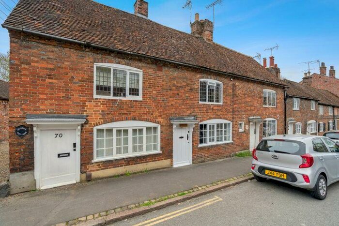 2 Bedroom Character Property To Rent In Church Street, Chesham Old Town, HP5