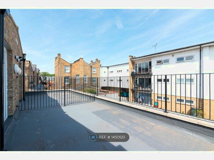 1 Bedroom Flat To Rent In New Cross Road, London, SE14