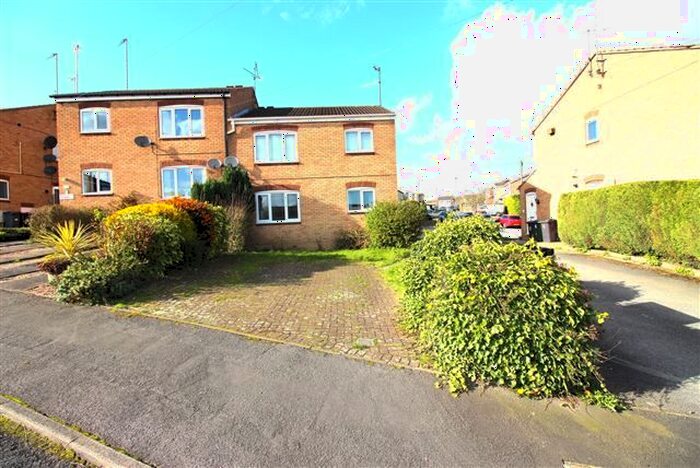 2 Bedroom Flat To Rent In Hoveringham Court, Swallownest, Sheffield, S26