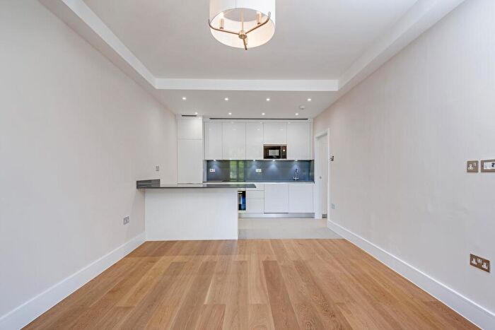 1 Bedroom Apartment To Rent In Grove End Gardens, Grove End Road, St John's Wood, London, NW8