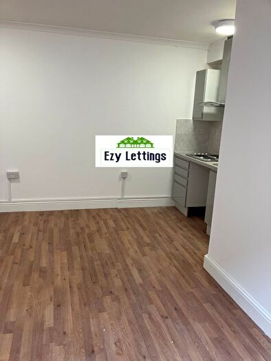 Studio To Rent In Bensham Grove, Thornton Heath, CR7