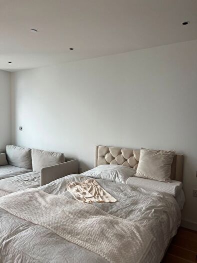 Studio To Rent In Marsh Wall, London, E14