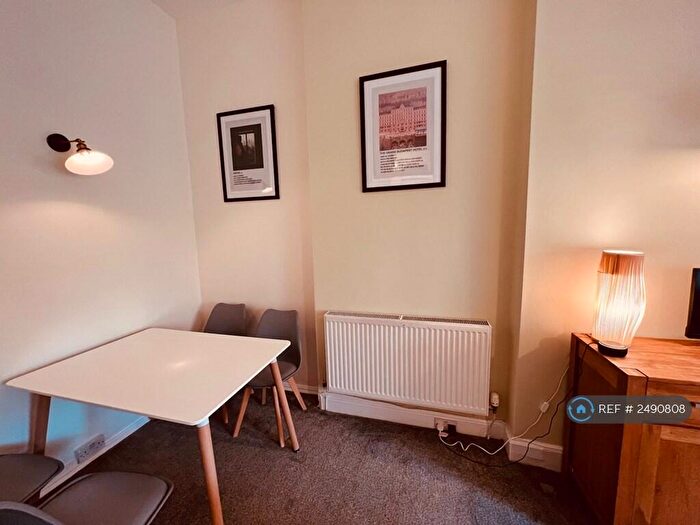 3 Bedroom Flat To Rent In Polwarth Gardens, Edinburgh, EH11