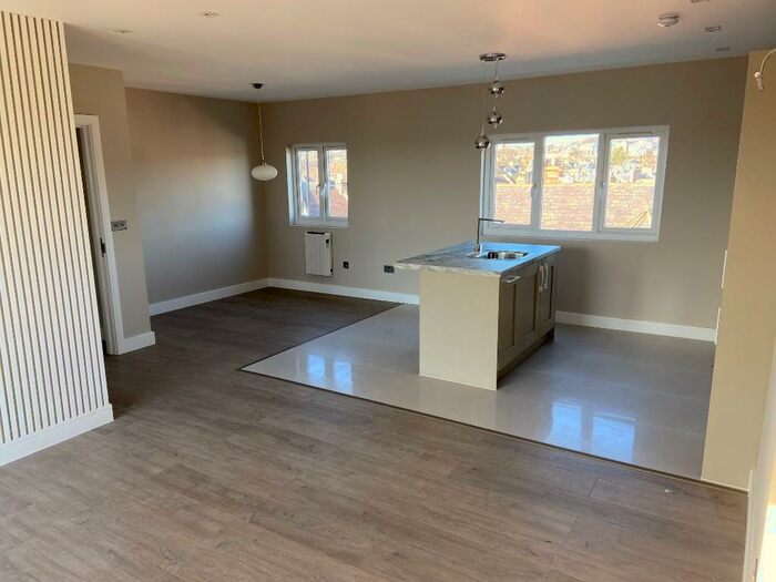 2 Bedroom Flat To Rent In Catford Hill, London, SE6