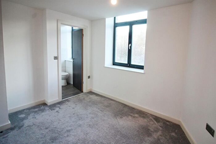 2 Bedroom Flat To Rent In Cape Street, Bradford, BD1