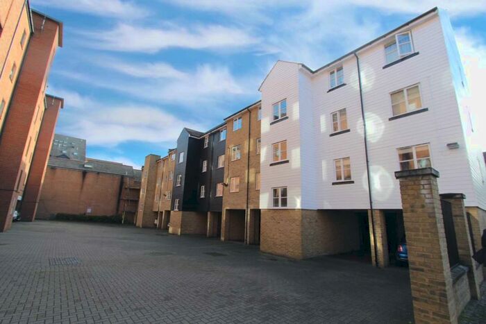2 Bedroom Apartment To Rent In Russell Quay, Gravesend, DA11