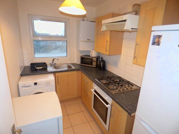 3 Bedroom Flat To Rent In High Road Leytonstone, London E11