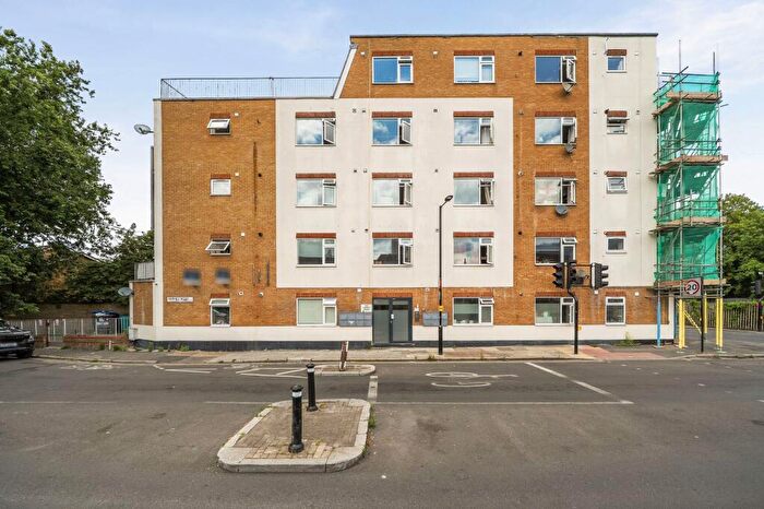 2 Bedroom Flat For Sale In Verney Road, London, SE16