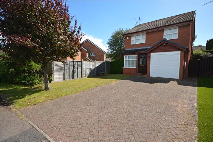 3 Bedroom Detached House For Sale In Kirby Drive, Luton, Bedfordshire, LU3