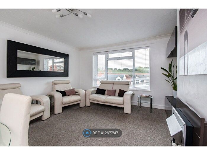 2 Bedroom Flat To Rent In Burnaby Road, Bournemouth, BH4