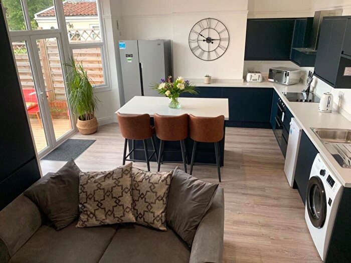 5 Bedroom Terraced House To Rent In Staple Hill Road, Bristol, BS16