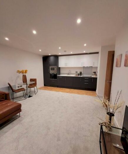 1 Bedroom Flat To Rent In High Street, Strood, Rochester, ME2