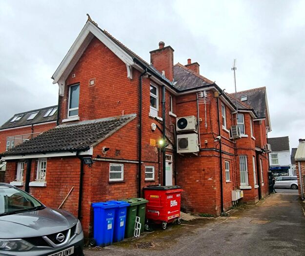1 Bedroom Flat To Rent In High Street, Farnborough, GU14