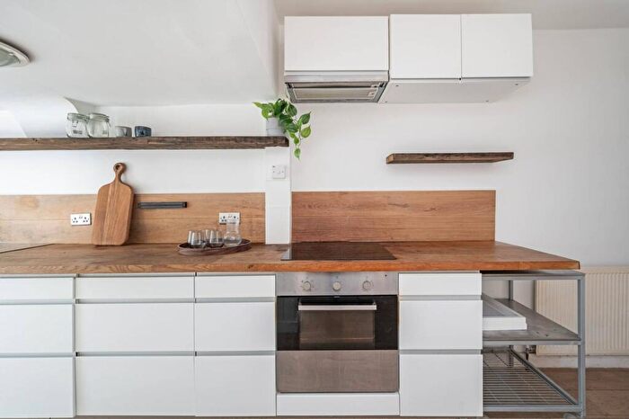 1 Bedroom Flat To Rent In Colvestone Crescent, Dalston, London, E8