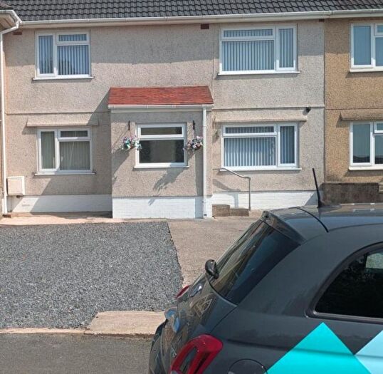 3 Bedroom Terraced House To Rent In Llanelli, Dwyfor, SA14