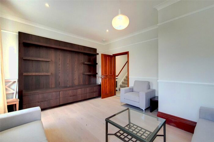 4 Bedroom Flat To Rent In Aspley Road, London, SW18