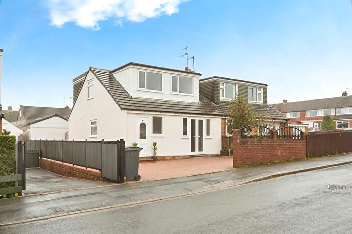 4 Bedroom Semi Detached House For Sale In Kent Avenue, Pudsey, LS28