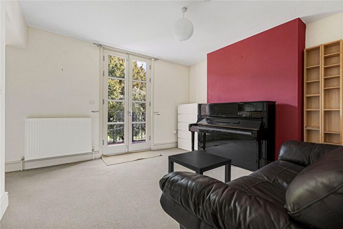 2 Bedroom Flat For Sale In Abingdon Road, Grandpont, OX1
