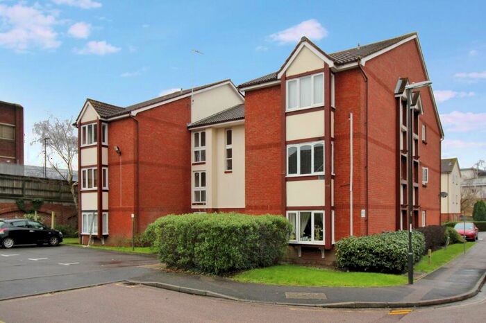 1 Bedroom Apartment To Rent In Maunsell Park, Station Hill, Crawley, West Sussex., RH10