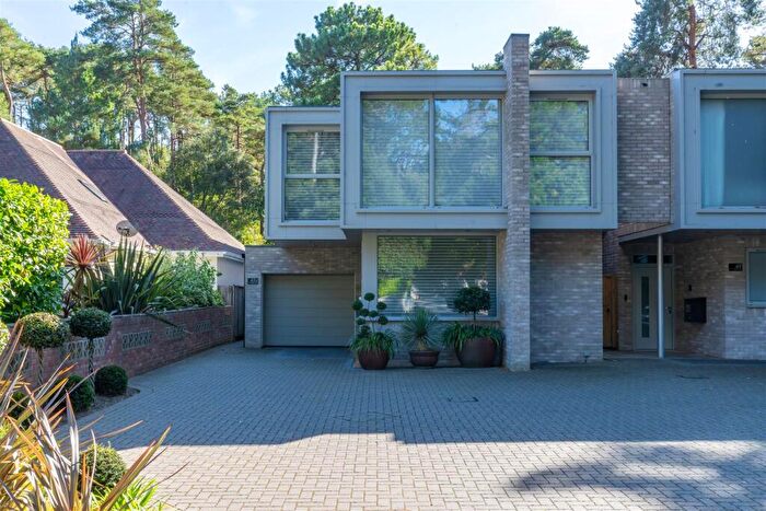 4 Bedroom House For Sale In Links Road, Lower Parkstone, BH14