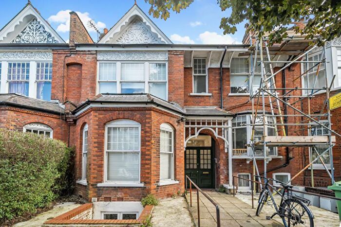 2 Bedroom Flat For Sale In Muswell Hill, Highgate, N10