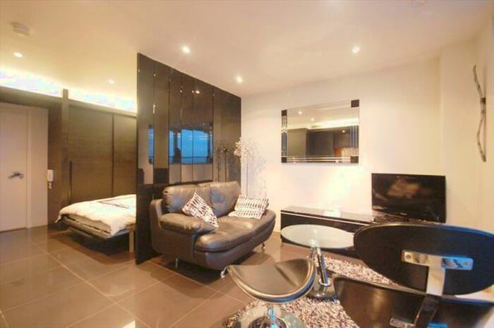 Studio To Rent In Pan Peninsula, Pan Peninsula Square, South Quay, Canary Wharf, London, E14