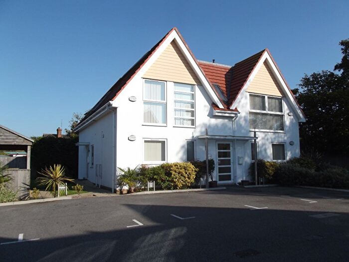 2 Bedroom Flat To Rent In Spitfire, Poole, BH15
