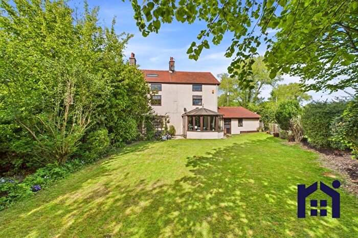 5 Bedroom Semi-Detached House For Sale In Dawbers Lane, Euxton, PR7