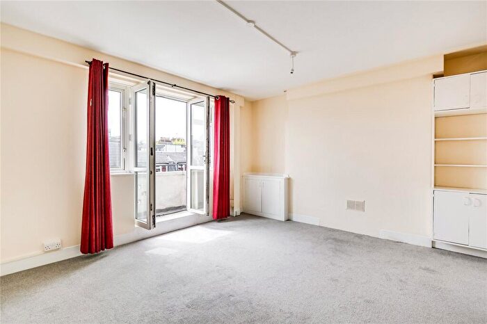 Flat To Rent In Victor Cazalet House, Gaskin Street, N1