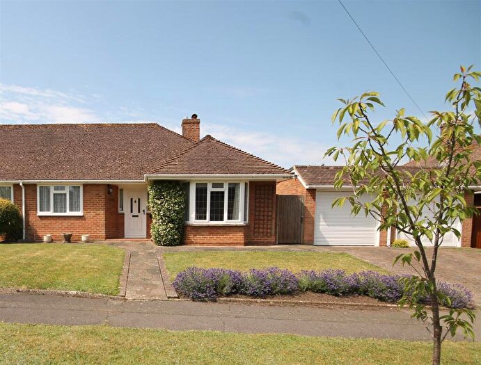 2 Bedroom Bungalow For Sale In Allen Road, Great Bookham, KT23
