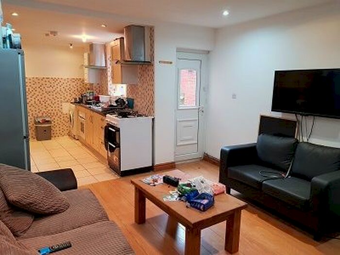 8 Bedroom Terraced House To Rent In Alton Road, Selly Oak, B29