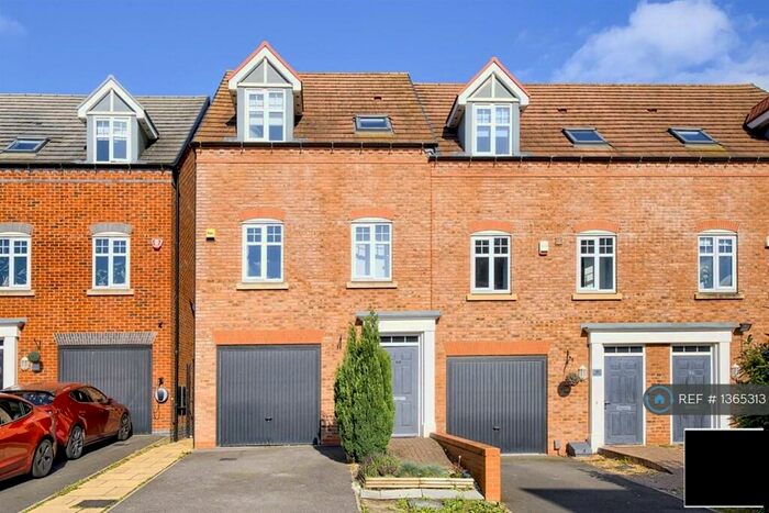 3 Bedroom End Of Terrace House To Rent In George Dixon Road, Birmingham, B17