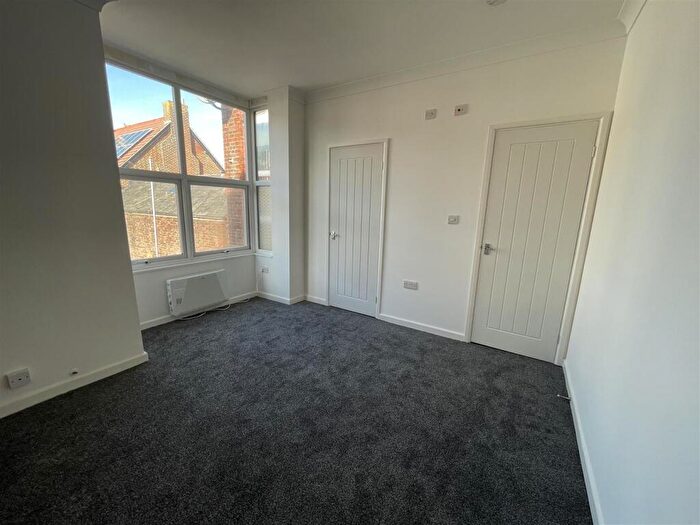 1 Bedroom Apartment For Sale In Wimbledon Park Road, Southsea, PO5