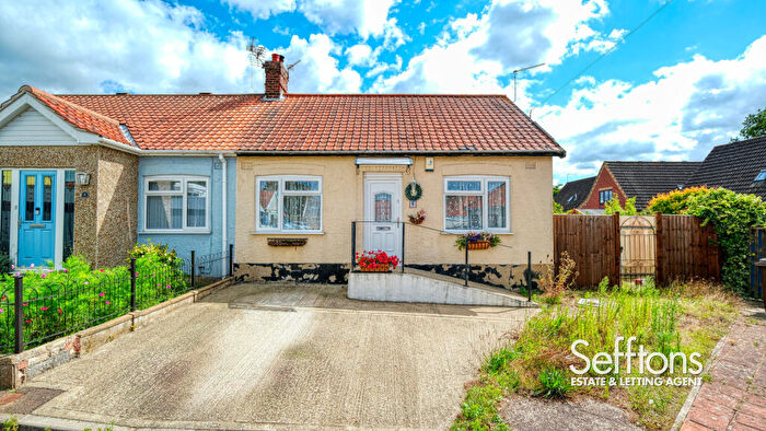 3 Bedroom Bungalow For Sale In Thorpe Close, Thorpe St Andrew, NR7