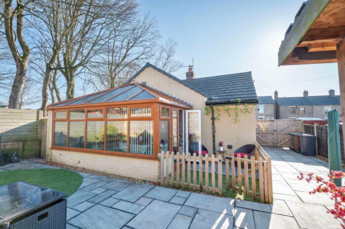 2 Bedroom Detached Bungalow For Sale In Hadfield Road, Hadfield, Glossop, SK13