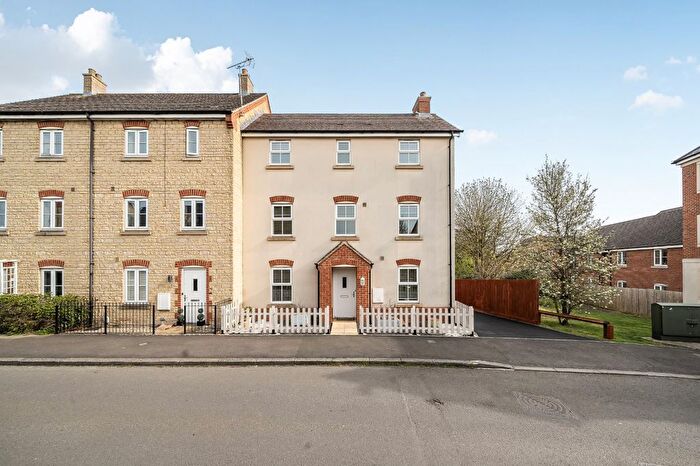 4 Bedroom End Terrace House For Sale In Palmer Road, Faringdon, Oxfordshire, SN7