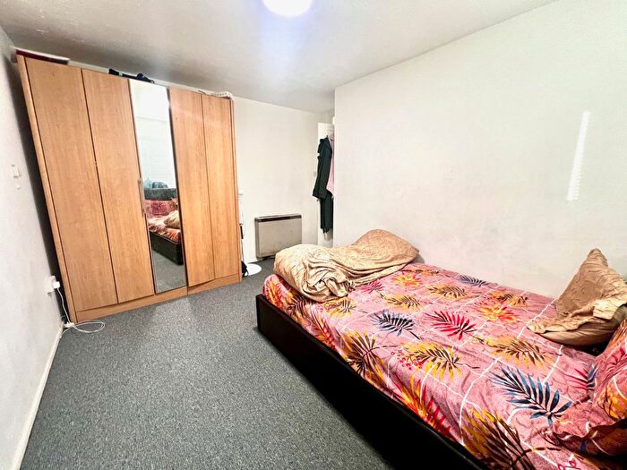 2 Bedroom Flat To Rent In Lynn Road, Ilford, IG2