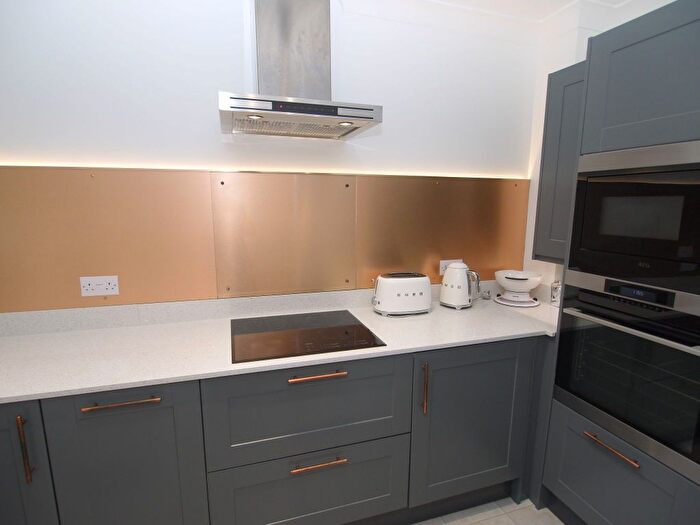 2 Bedroom Property For Sale In Knotts Place, Sevenoaks, TN13