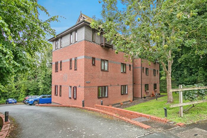 2 Bedroom Flat For Sale In Acer Grove, Ipswich, IP8