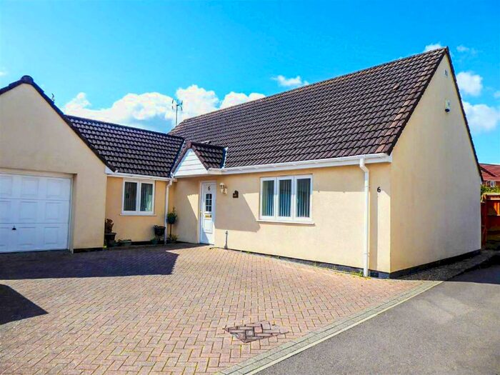 4 Bedroom Detached House To Rent In Morris Orchard, Cam, GL11