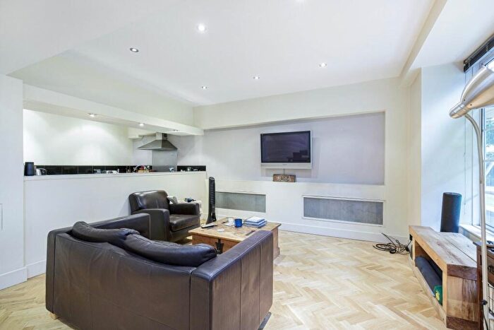 1 Bedroom Flat For Sale In Grove End Road, St John's Wood, London, NW8