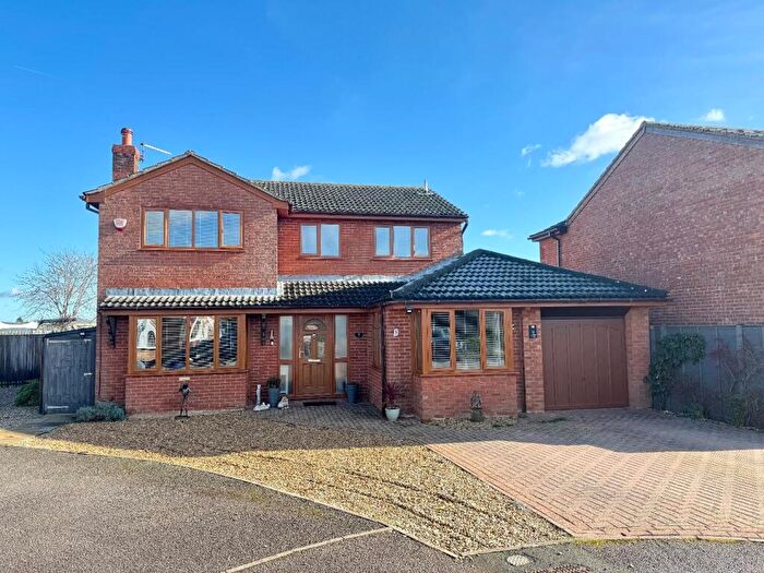 4 Bedroom Detached House For Sale In Barlow Close, Rothwell, Kettering, NN14