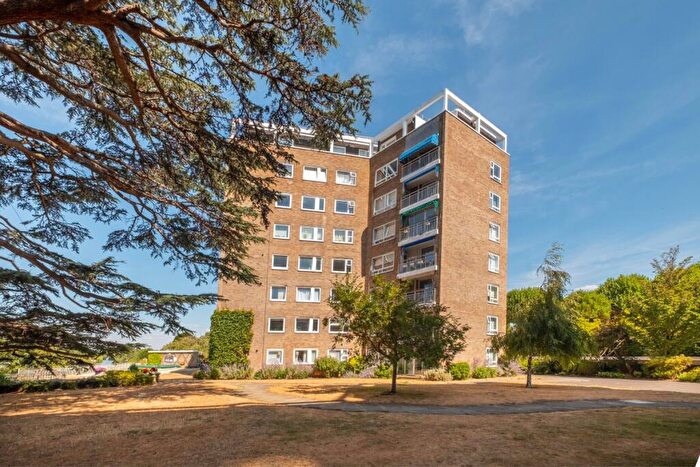2 Bedroom Apartment To Rent In Albany Park Road Kingston Upon Thames, KT2