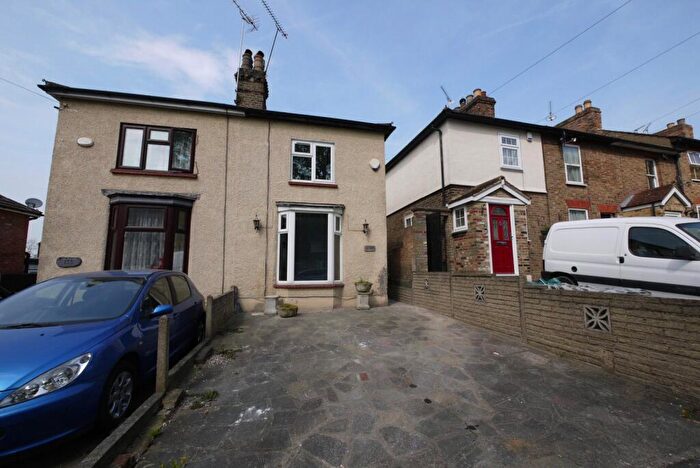 2 Bedroom Semi Detached House To Rent In Crescent Road, Brentwood, Essex, CM14