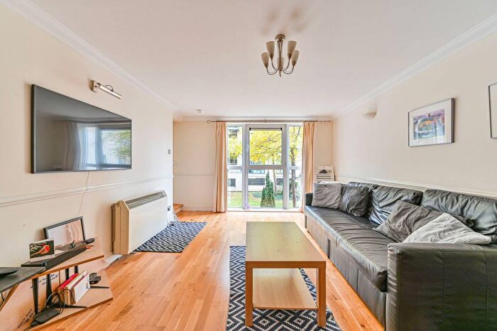 2 Bedroom Flat For Sale In Glaisher Street, Greenwich, London, SE8