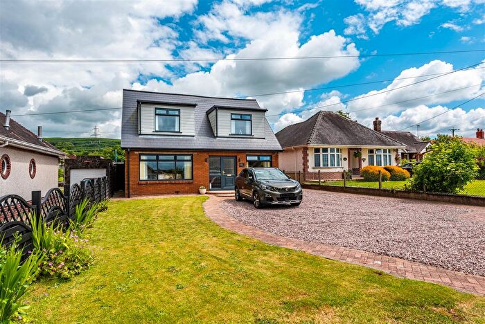 4 Bedroom Detached Bungalow For Sale In Glynhir Road, Pontarddulais, Swansea, SA4
