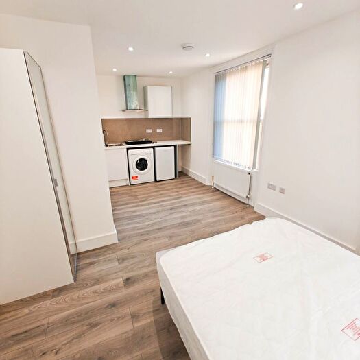 Studio To Rent In Florence Road, Ealing, W5