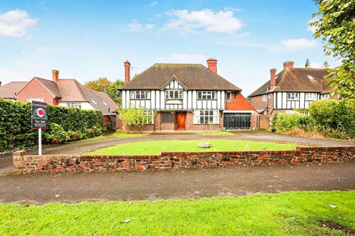 5 Bedroom Detached House For Sale In Heath Drive, Sutton, SM2